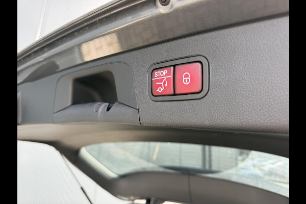 Mercedes-Benz GLC 300e 4MATIC AMG Line 20"/Panoramadak/Trekhaak/Leder/Stoelverwarming + ventilatie//Keyless/Treeplanken/Apple Carplay & Android Auto/Alarm