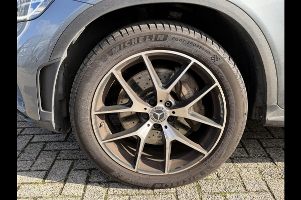 Mercedes-Benz GLC 300e 4MATIC AMG Line 20"/Panoramadak/Trekhaak/Leder/Stoelverwarming + ventilatie//Keyless/Treeplanken/Apple Carplay & Android Auto/Alarm