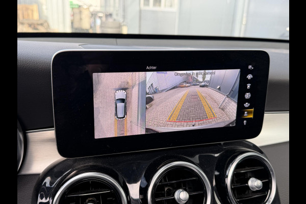 Mercedes-Benz GLC 300e 4MATIC AMG Line 20"/Panoramadak/Trekhaak/Leder/Stoelverwarming + ventilatie//Keyless/Treeplanken/Apple Carplay & Android Auto/Alarm