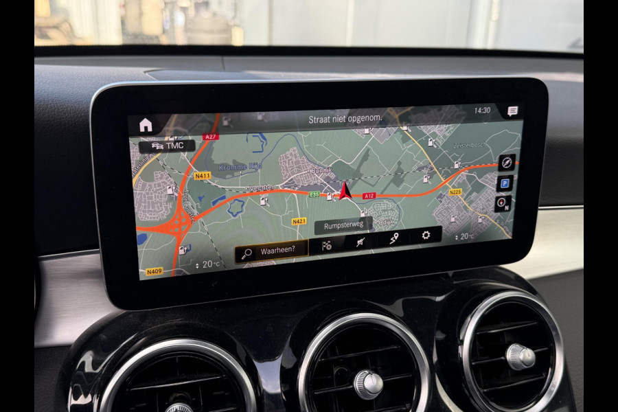 Mercedes-Benz GLC 300e 4MATIC AMG Line 20"/Panoramadak/Trekhaak/Leder/Stoelverwarming + ventilatie//Keyless/Treeplanken/Apple Carplay & Android Auto/Alarm