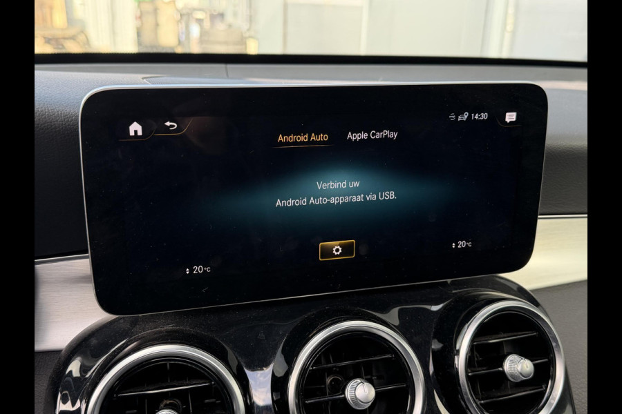 Mercedes-Benz GLC 300e 4MATIC AMG Line 20"/Panoramadak/Trekhaak/Leder/Stoelverwarming + ventilatie//Keyless/Treeplanken/Apple Carplay & Android Auto/Alarm