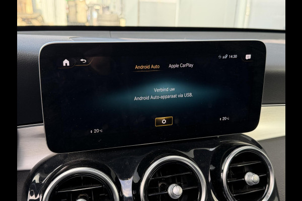 Mercedes-Benz GLC 300e 4MATIC AMG Line 20"/Panoramadak/Trekhaak/Leder/Stoelverwarming + ventilatie//Keyless/Treeplanken/Apple Carplay & Android Auto/Alarm