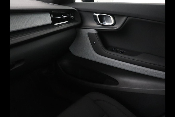 Polestar 2 Standard Range Single Motor 63kWh | SOH 89,1% | Elektrisch uitklapbare trekhaak | Achteruitrijcamera | Apple CarPlay | Stoelverwarming | Cruise control adaptief