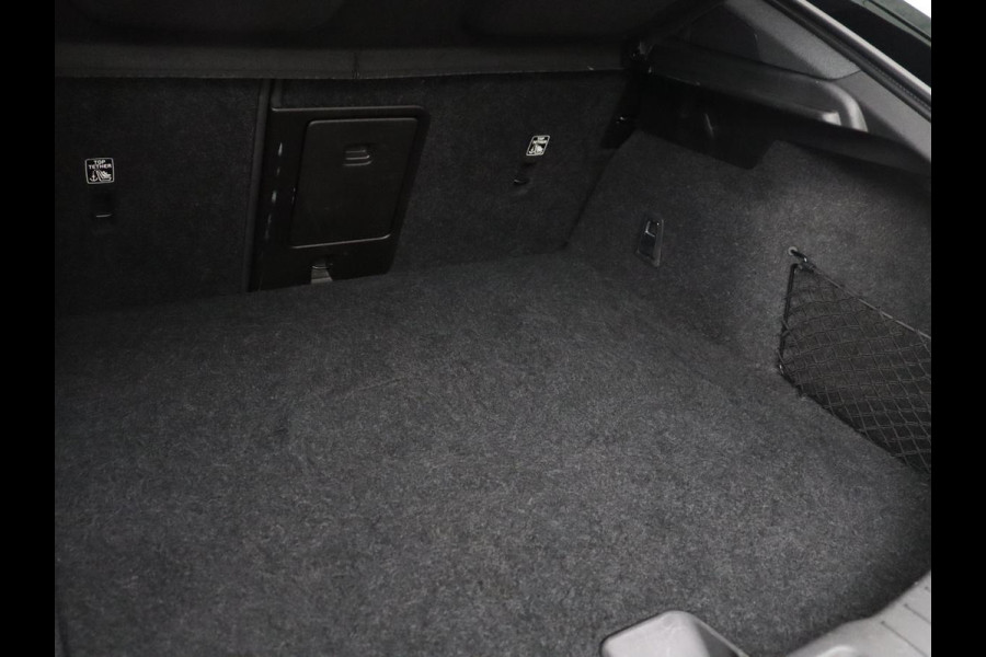Polestar 2 Standard Range Single Motor 63kWh | SOH 89,1% | Elektrisch uitklapbare trekhaak | Achteruitrijcamera | Apple CarPlay | Stoelverwarming | Cruise control adaptief