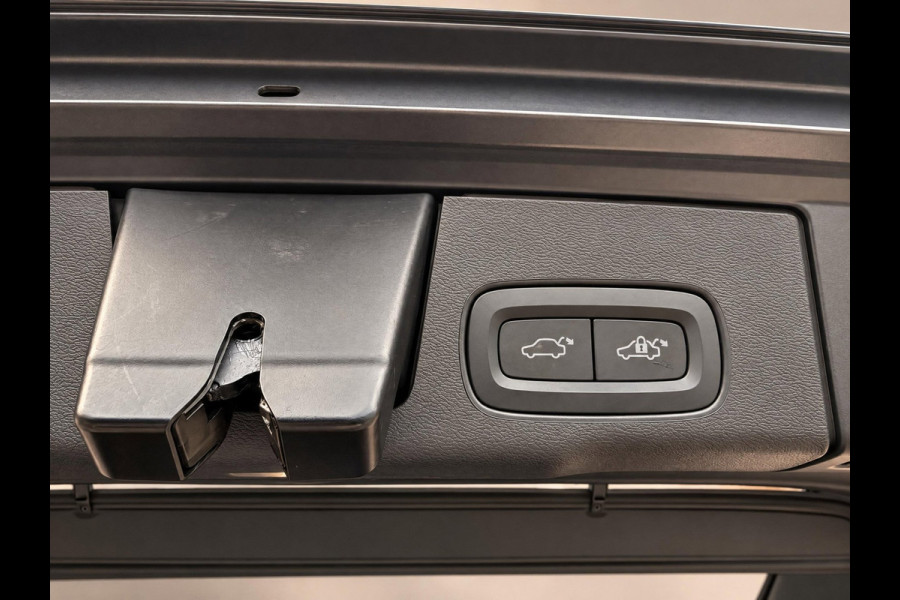 Volvo XC60 2.0 T8 PHEV 455PK AWD Plus Dark | SOH 97% | Pano | H/K Sound | Surround View | BTW
