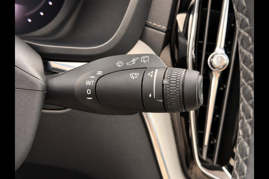 Volvo XC60 2.0 T8 PHEV 455PK AWD Plus Dark | SOH 97% | Pano | H/K Sound | Surround View | BTW