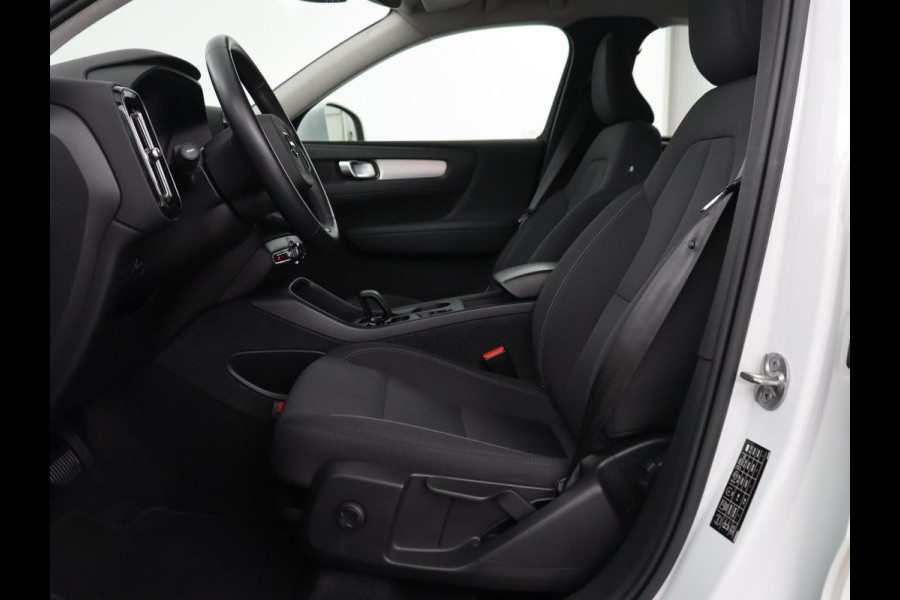 Volvo XC40 1.5 T4 Recharge Inscription Expression | SOh 85,2% | Trekhaak | Achteruitrij camera | Apple Carplay | Elektrische achterklep | Adaptieve cruise control |