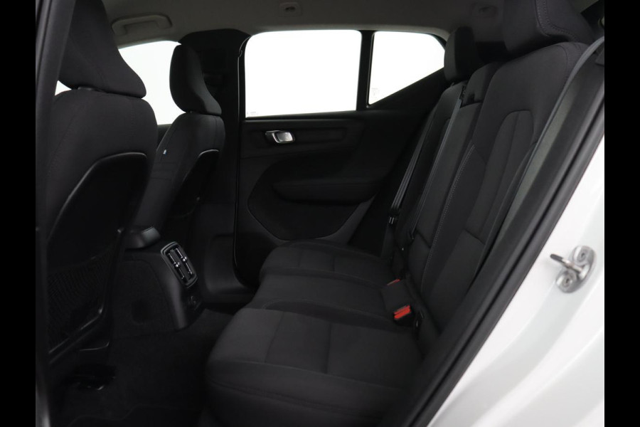 Volvo XC40 1.5 T4 Recharge Inscription Expression | SOh 85,2% | Trekhaak | Achteruitrij camera | Apple Carplay | Elektrische achterklep | Adaptieve cruise control |