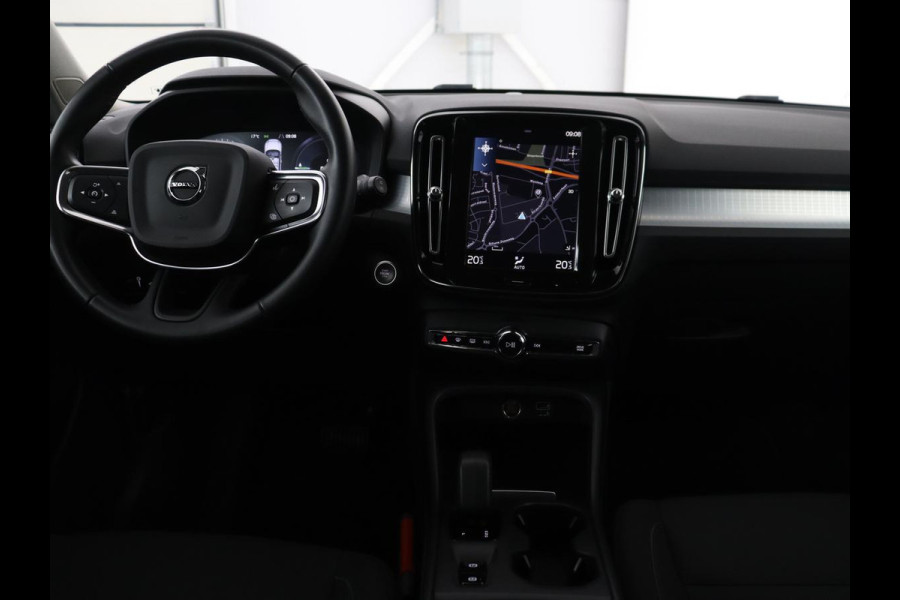 Volvo XC40 1.5 T4 Recharge Inscription Expression | SOh 85,2% | Trekhaak | Achteruitrij camera | Apple Carplay | Elektrische achterklep | Adaptieve cruise control |