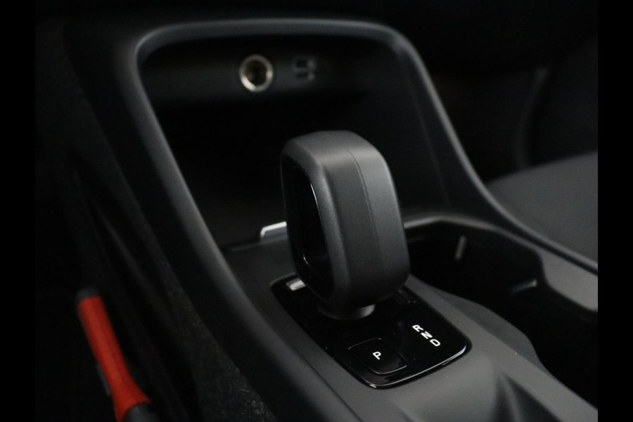Volvo XC40 1.5 T4 Recharge Inscription Expression | SOh 85,2% | Trekhaak | Achteruitrij camera | Apple Carplay | Elektrische achterklep | Adaptieve cruise control |