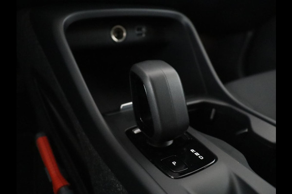 Volvo XC40 1.5 T4 Recharge Inscription Expression | SOh 85,2% | Trekhaak | Achteruitrij camera | Apple Carplay | Elektrische achterklep | Adaptieve cruise control |