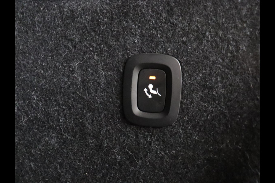 Volvo XC40 1.5 T4 Recharge Inscription Expression | SOh 85,2% | Trekhaak | Achteruitrij camera | Apple Carplay | Elektrische achterklep | Adaptieve cruise control |