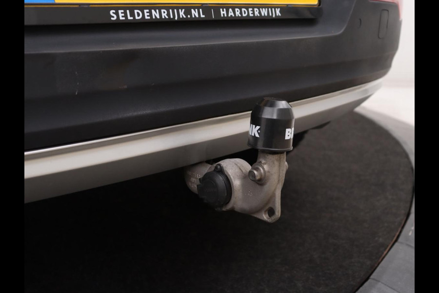 Volvo XC40 1.5 T4 Recharge Inscription Expression | SOh 85,2% | Trekhaak | Achteruitrij camera | Apple Carplay | Elektrische achterklep | Adaptieve cruise control |