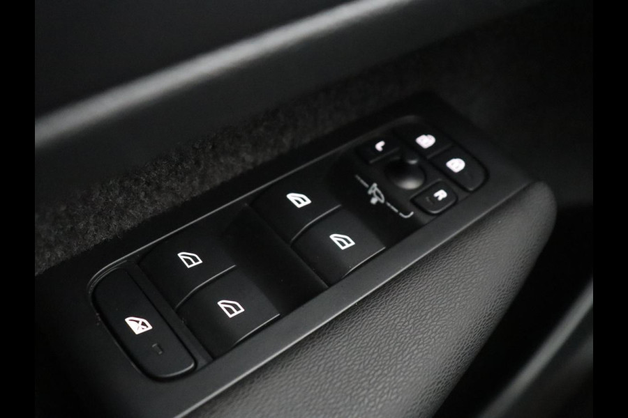Volvo XC40 1.5 T4 Recharge Inscription Expression | SOh 85,2% | Trekhaak | Achteruitrij camera | Apple Carplay | Elektrische achterklep | Adaptieve cruise control |