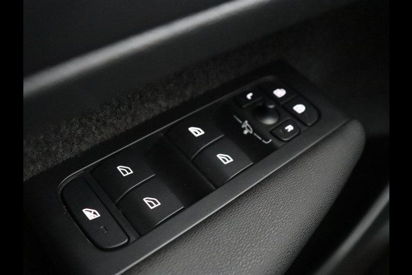 Volvo XC40 1.5 T4 Recharge Inscription Expression | SOh 85,2% | Trekhaak | Achteruitrij camera | Apple Carplay | Elektrische achterklep | Adaptieve cruise control |