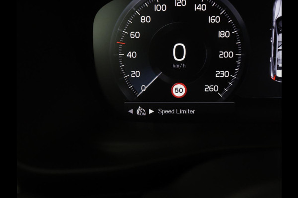 Volvo XC40 1.5 T4 Recharge Inscription Expression | SOh 85,2% | Trekhaak | Achteruitrij camera | Apple Carplay | Elektrische achterklep | Adaptieve cruise control |
