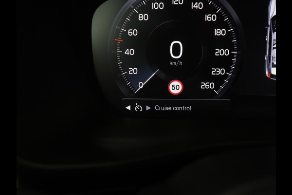 Volvo XC40 1.5 T4 Recharge Inscription Expression | SOh 85,2% | Trekhaak | Achteruitrij camera | Apple Carplay | Elektrische achterklep | Adaptieve cruise control |