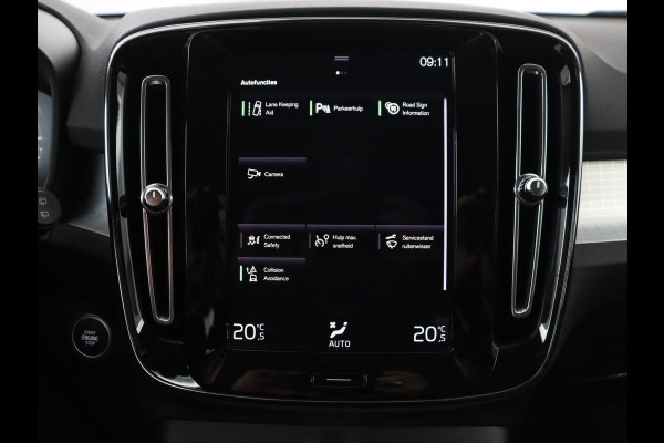 Volvo XC40 1.5 T4 Recharge Inscription Expression | SOh 85,2% | Trekhaak | Achteruitrij camera | Apple Carplay | Elektrische achterklep | Adaptieve cruise control |