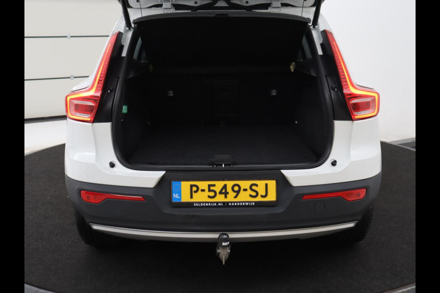 Volvo XC40 1.5 T4 Recharge Inscription Expression | SOh 85,2% | Trekhaak | Achteruitrij camera | Apple Carplay | Elektrische achterklep | Adaptieve cruise control |