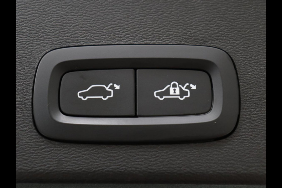 Volvo XC40 1.5 T4 Recharge Inscription Expression | SOh 85,2% | Trekhaak | Achteruitrij camera | Apple Carplay | Elektrische achterklep | Adaptieve cruise control |
