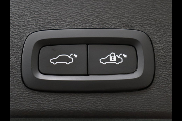 Volvo XC40 1.5 T4 Recharge Inscription Expression | SOh 85,2% | Trekhaak | Achteruitrij camera | Apple Carplay | Elektrische achterklep | Adaptieve cruise control |