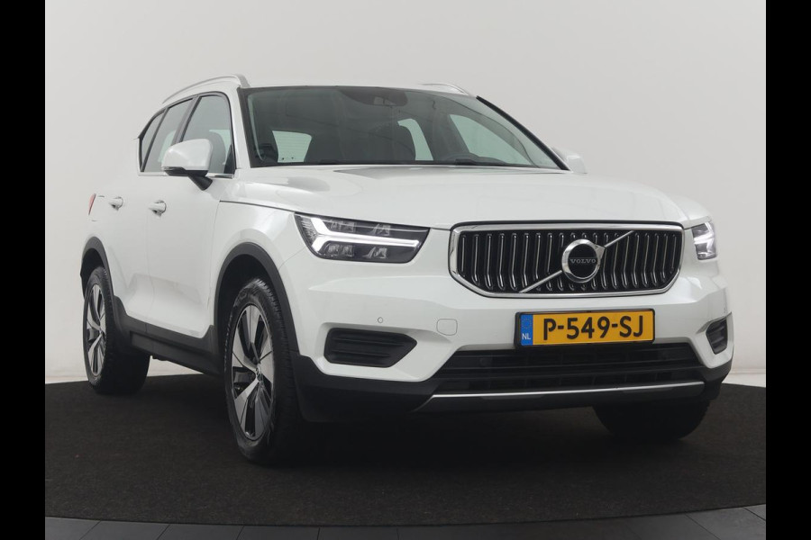 Volvo XC40 1.5 T4 Recharge Inscription Expression | SOh 85,2% | Trekhaak | Achteruitrij camera | Apple Carplay | Elektrische achterklep | Adaptieve cruise control |