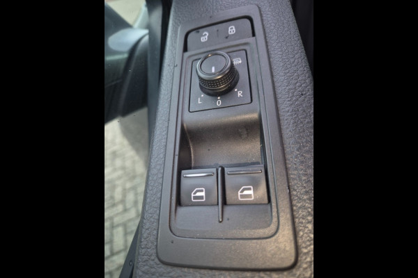 Volkswagen Transporter 2.0 TDI L2H1 DC 4Motion 204 Pk Highline Leder LMV 4WD Mooie bus!!