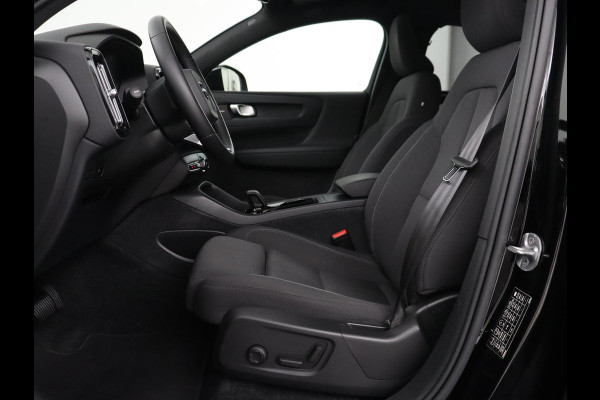 Volvo C40 Recharge Ultimate 69 kWh | SOH 92,2% | Trekhaak elektrisch uitklapbaar | 360 Camera | Navigatie | Apple CarPlay | Panoramadak