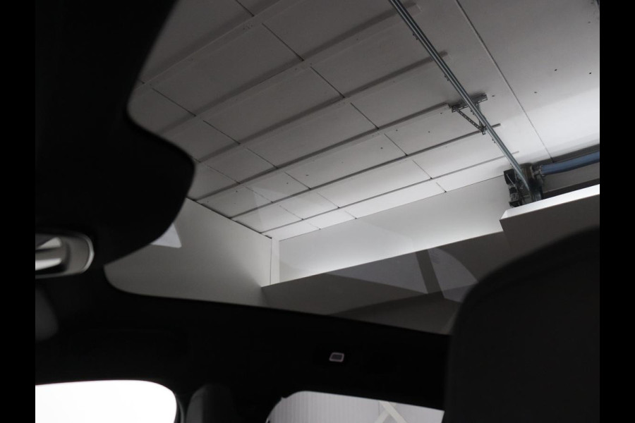 Volvo C40 Recharge Ultimate 69 kWh | SOH 92,2% | Trekhaak elektrisch uitklapbaar | 360 Camera | Navigatie | Apple CarPlay | Panoramadak