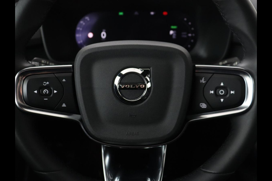 Volvo C40 Recharge Ultimate 69 kWh | SOH 92,2% | Trekhaak elektrisch uitklapbaar | 360 Camera | Navigatie | Apple CarPlay | Panoramadak