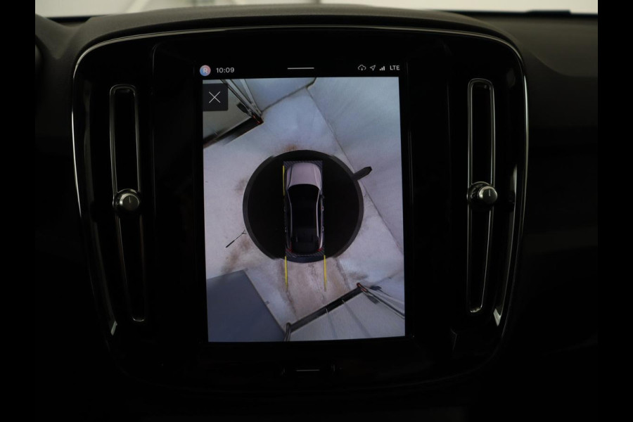 Volvo C40 Recharge Ultimate 69 kWh | SOH 92,2% | Trekhaak elektrisch uitklapbaar | 360 Camera | Navigatie | Apple CarPlay | Panoramadak