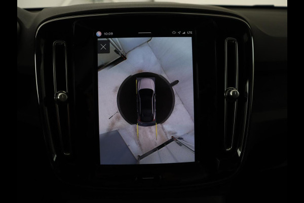 Volvo C40 Recharge Ultimate 69 kWh | SOH 92,2% | Trekhaak elektrisch uitklapbaar | 360 Camera | Navigatie | Apple CarPlay | Panoramadak