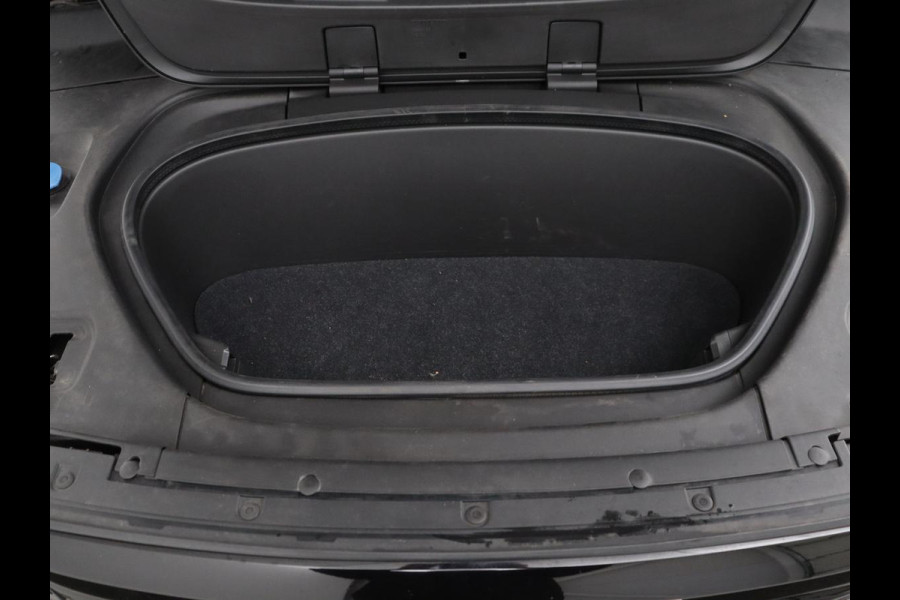 Volvo C40 Recharge Ultimate 69 kWh | SOH 92,2% | Trekhaak elektrisch uitklapbaar | 360 Camera | Navigatie | Apple CarPlay | Panoramadak