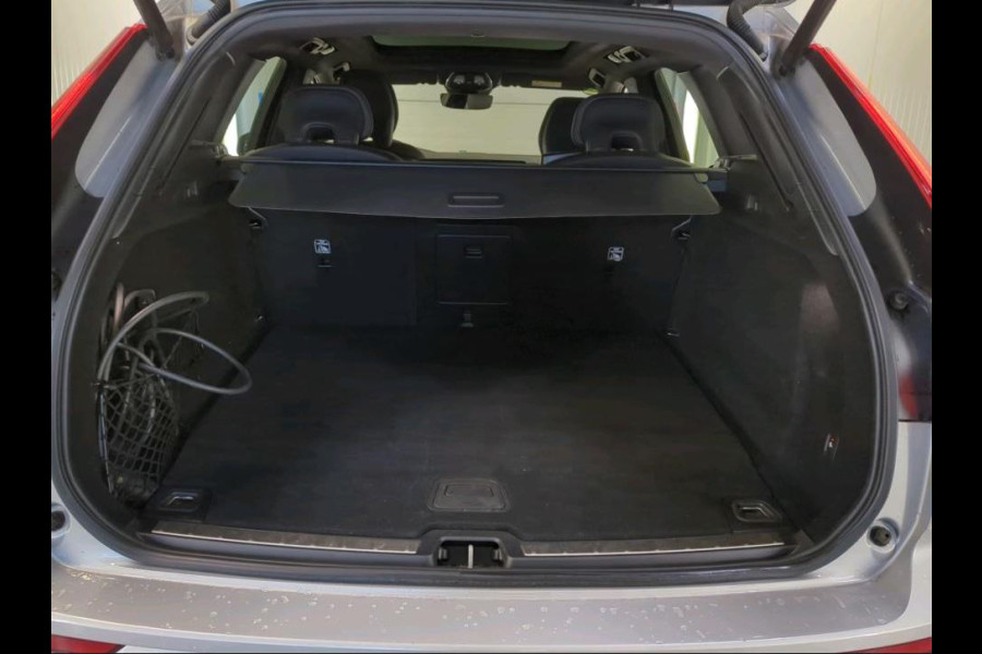 Volvo XC60 2.0 T6 Plug-in LongRange AWD Ultimate Dark / NL Auto / Panoramadak / Trekhaak / Leder-sport / Pdc+Camera / Stoel-Stuurverwarming /