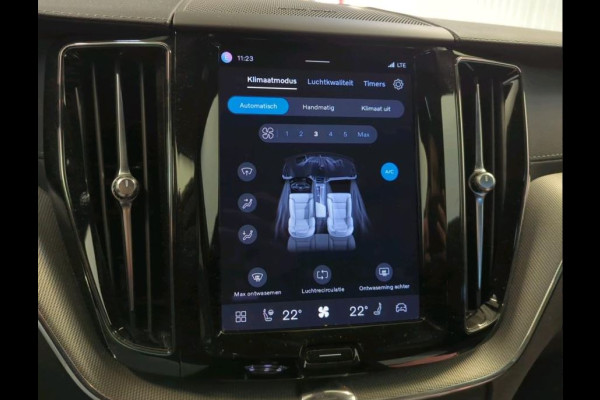 Volvo XC60 2.0 T6 Plug-in LongRange AWD Ultimate Dark / NL Auto / Panoramadak / Trekhaak / Leder-sport / Pdc+Camera / Stoel-Stuurverwarming /