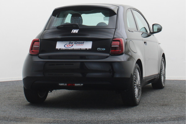 Fiat 500E Icon 42 kWh SOH 96,4%, Virtual Cockpit, Apple Carplay, Cruise, Rijstrooksensor, DAB, LED, 16''