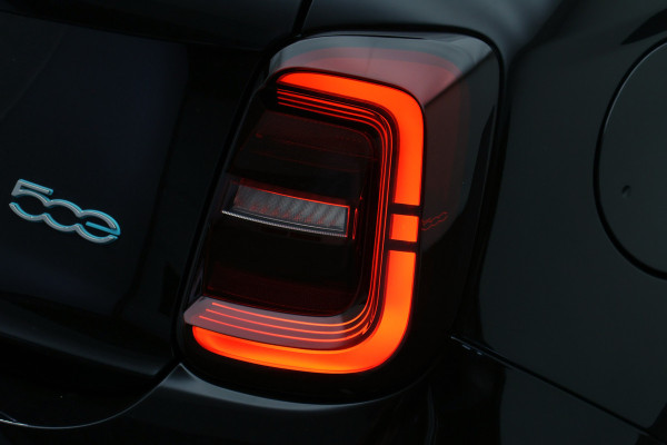 Fiat 500E Icon 42 kWh SOH 96,4%, Virtual Cockpit, Apple Carplay, Cruise, Rijstrooksensor, DAB, LED, 16''