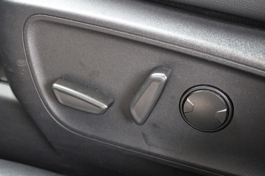 Ford Kuga 2.5 PHEV ST-Line X | Trekhaak | BLIS | B&O