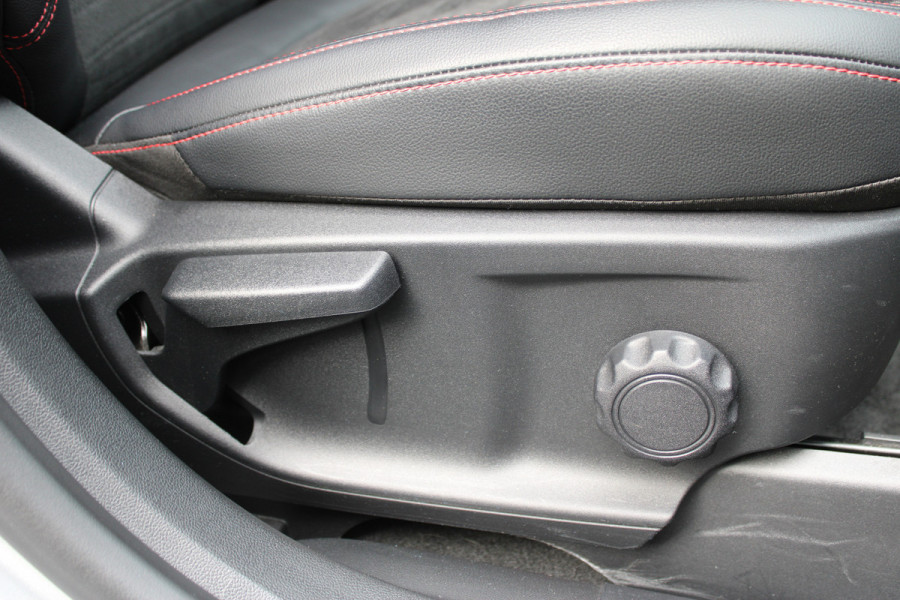 Ford Kuga 2.5 PHEV ST-Line X | Trekhaak | BLIS | B&O