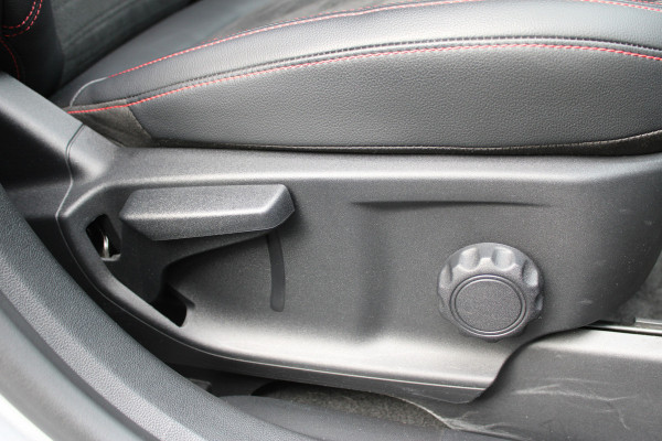 Ford Kuga 2.5 PHEV ST-Line X | Trekhaak | BLIS | B&O