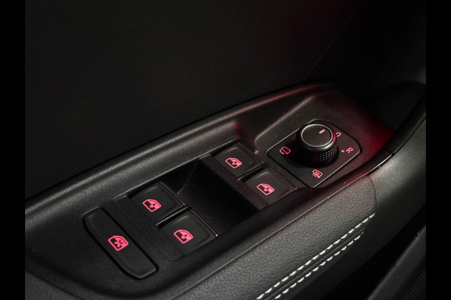 Audi A1 Sportback 30 TFSI 3x S Line KeylessGo|Sfeerv|CarPlay|Cruise