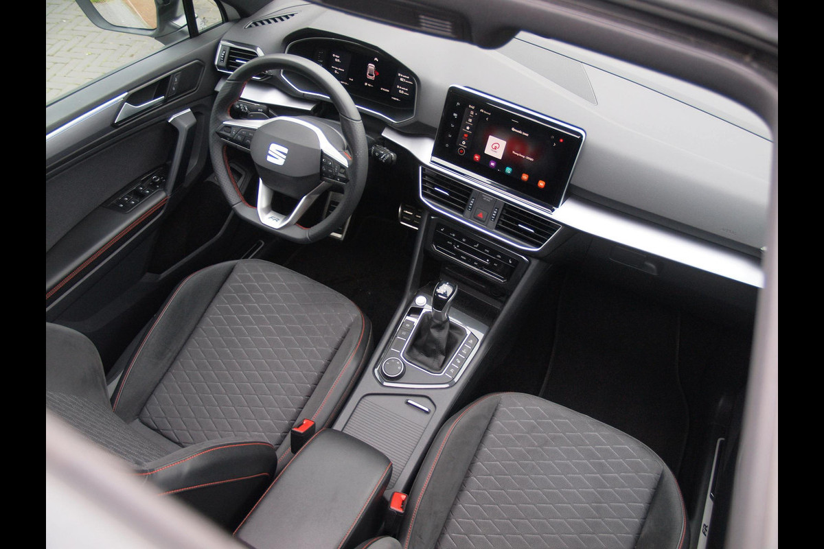 Seat Tarraco 1.4 TSI e-Hybrid PHEV FR | Panoramadak | Trekhaak | 360 Camera | Sfeerverlichting | Sportstoelen | Dealeronderhouden |