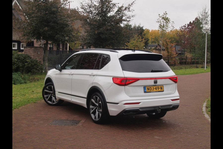 Seat Tarraco 1.4 TSI e-Hybrid PHEV FR | Panoramadak | Trekhaak | 360 Camera | Sfeerverlichting | Sportstoelen | Dealeronderhouden |