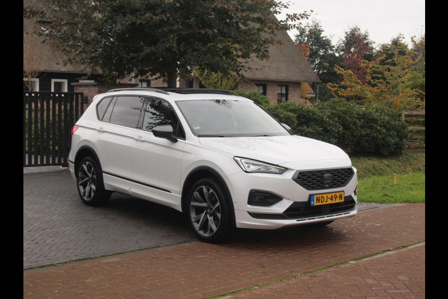 Seat Tarraco 1.4 TSI e-Hybrid PHEV FR | Panoramadak | Trekhaak | 360 Camera | Sfeerverlichting | Sportstoelen | Dealeronderhouden |
