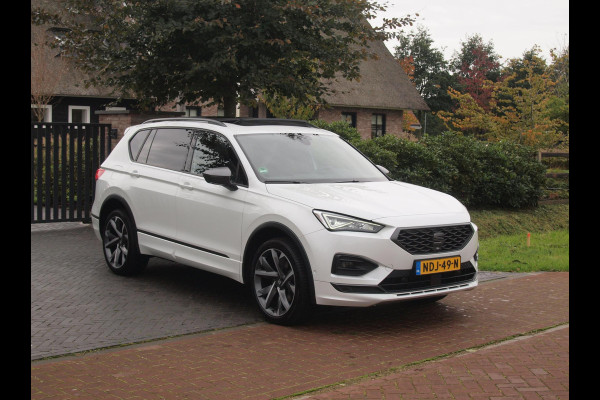 Seat Tarraco 1.4 TSI e-Hybrid PHEV FR | Panoramadak | Trekhaak | 360 Camera | Sfeerverlichting | Sportstoelen | Dealeronderhouden |