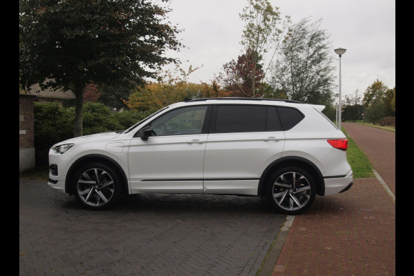 Seat Tarraco 1.4 TSI e-Hybrid PHEV FR | Panoramadak | Trekhaak | 360 Camera | Sfeerverlichting | Sportstoelen | Dealeronderhouden |