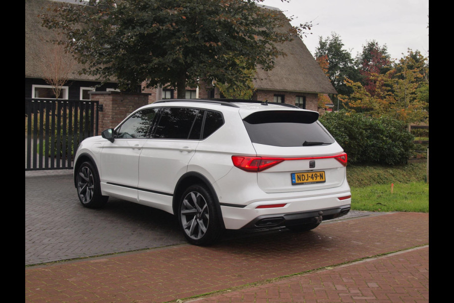 Seat Tarraco 1.4 TSI e-Hybrid PHEV FR | Panoramadak | Trekhaak | 360 Camera | Sfeerverlichting | Sportstoelen | Dealeronderhouden |