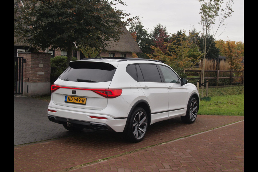 Seat Tarraco 1.4 TSI e-Hybrid PHEV FR | Panoramadak | Trekhaak | 360 Camera | Sfeerverlichting | Sportstoelen | Dealeronderhouden |