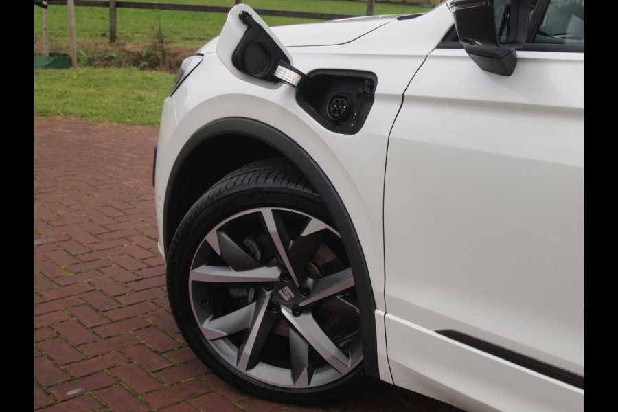 Seat Tarraco 1.4 TSI e-Hybrid PHEV FR | Panoramadak | Trekhaak | 360 Camera | Sfeerverlichting | Sportstoelen | Dealeronderhouden |