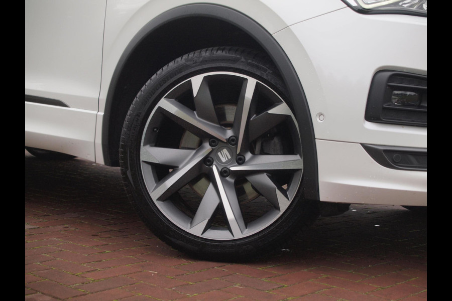 Seat Tarraco 1.4 TSI e-Hybrid PHEV FR | Panoramadak | Trekhaak | 360 Camera | Sfeerverlichting | Sportstoelen | Dealeronderhouden |